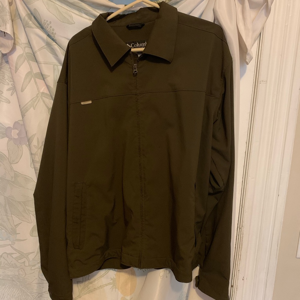 Columbia sports jacket/windbreaker